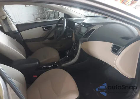 2015 Hyundai Elantra Se z USA, uszkodzony, nr VIN 5NPDH4AE4FH577511